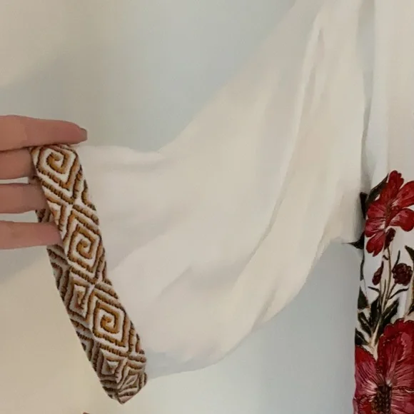 DR2 Floral Kimono/Duster/Cover-Up, Size S/M, White/Red - Picture 9 of 9